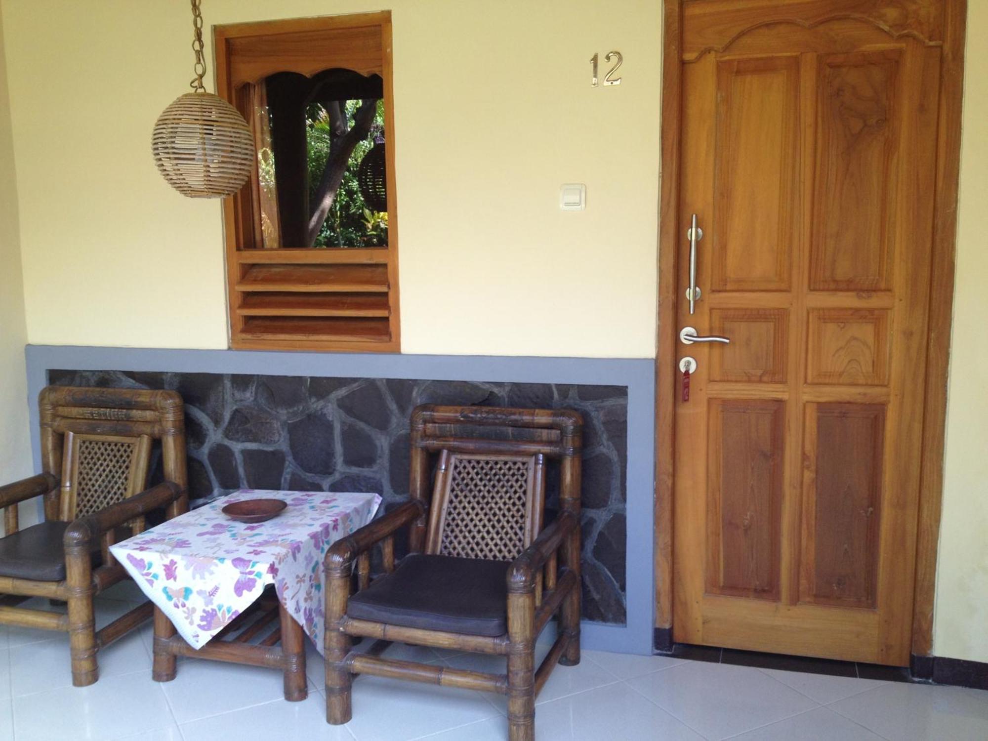Astina Hotel Lovina  Ruang foto