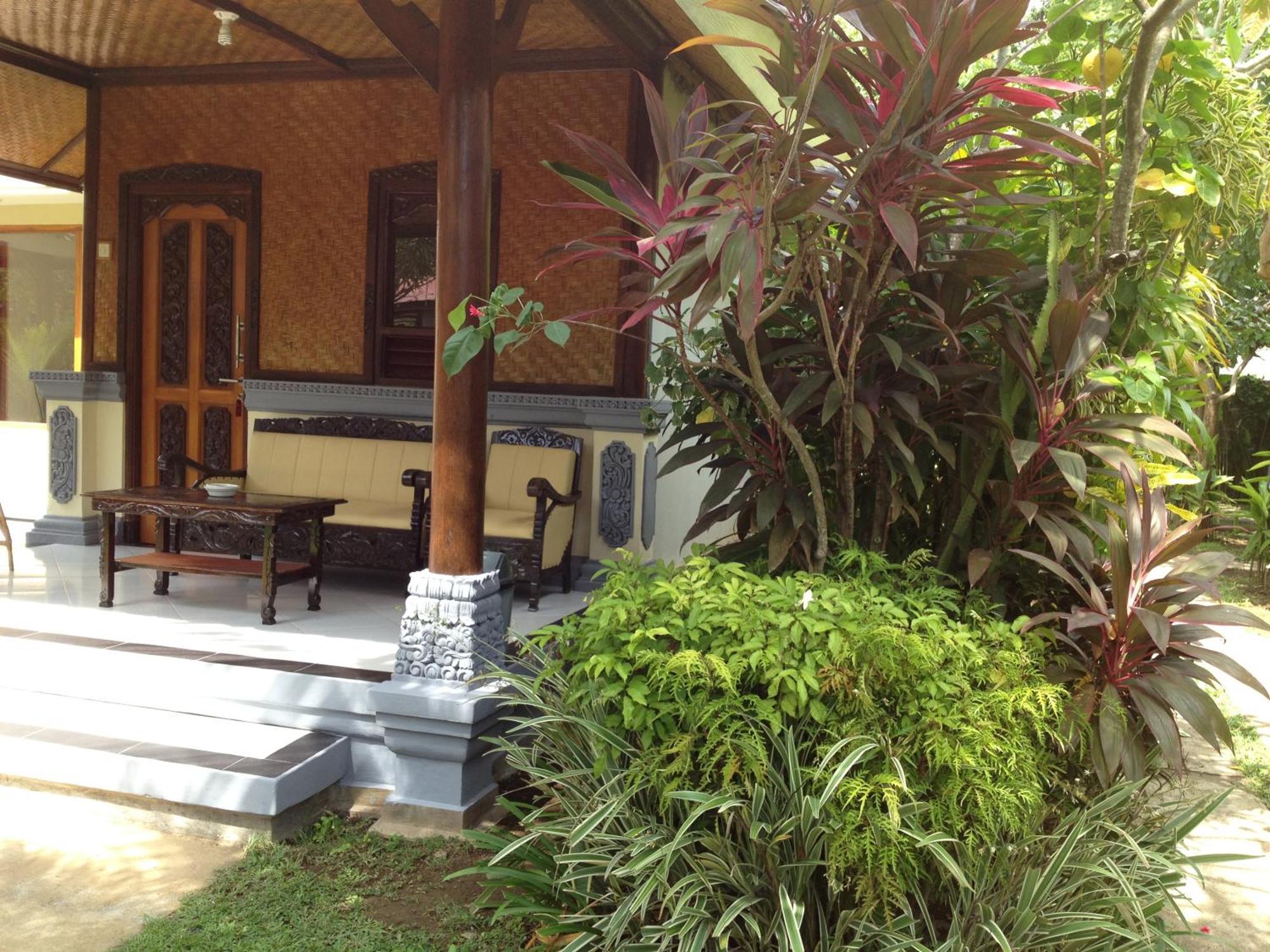 Astina Hotel Lovina  Ruang foto